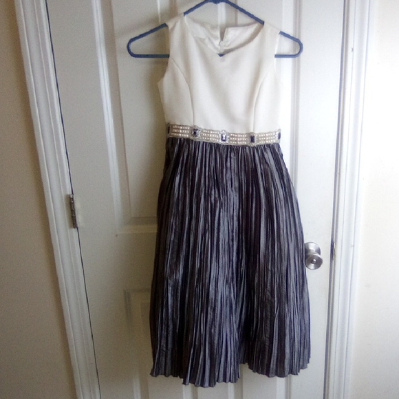 CINDERELLA DRESS - Picture 2 of 6